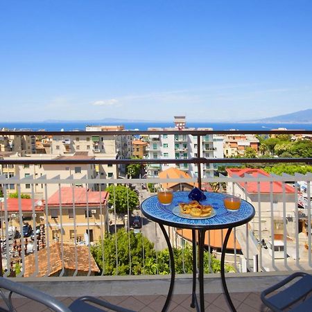 Amore Rentals - Appartamento Cielomare Sorrento Exterior foto